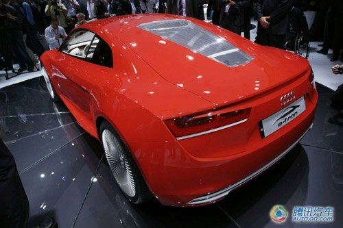 奥迪R8电动跑车2012年上市 限量一千辆
