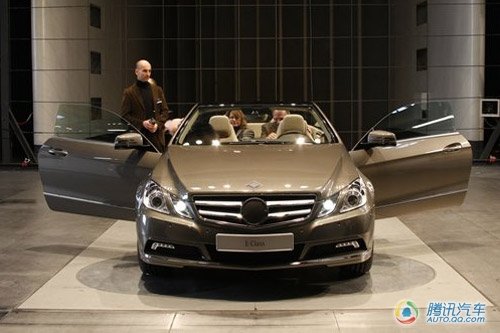 奔驰新E级敞篷车曝光 新技术令风阻更低