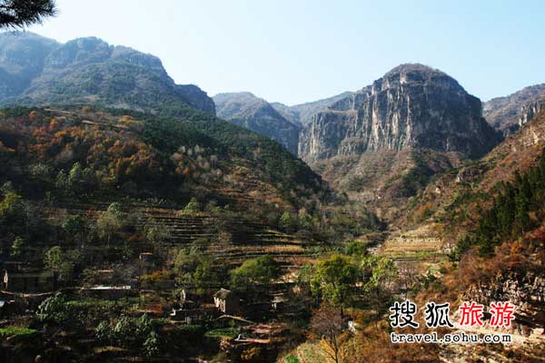 万仙山风景区 似江南水乡通灵剔透 罗姐寨